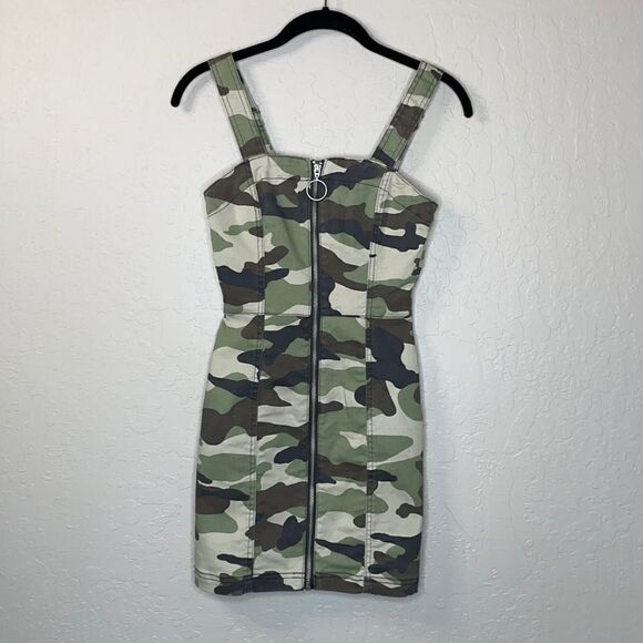 (H&M) divided dress - Picture 2 of 9